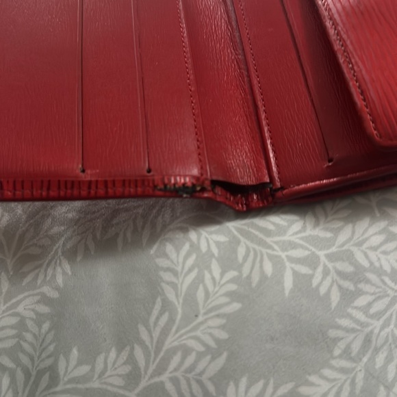 Louis Vuitton LV Red Epi Wallet - Picture 5 of 15